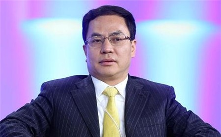 Tỷ phú năng lượng mặt trời 