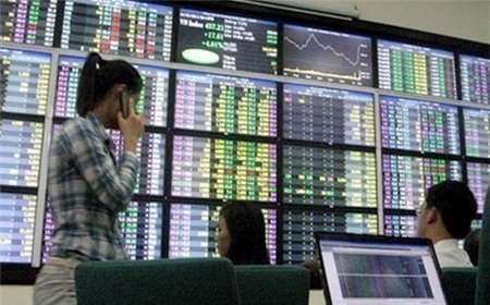 Cấp mã giao dịch chứng khoán cho 78 nhà đầu tư ngoại