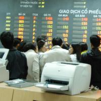 Nhà đầu tư chuyển tiền sang cổ phiếu lớn