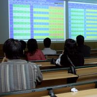 Giao dịch ‘nóng’, thanh khoản tăng vọt