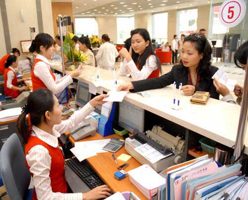 Lãi suất ngân hàng đồng loạt giảm mạnh