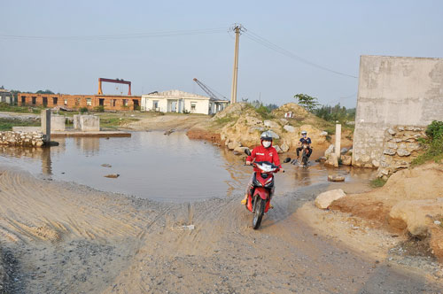 Lơ lửng dự án thép tỉ đô