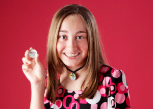 Cô bé tiểu học làm giàu bằng... nắp chai, nay thành thiếu nữ giàu có sở hữu 136 tỷ VND