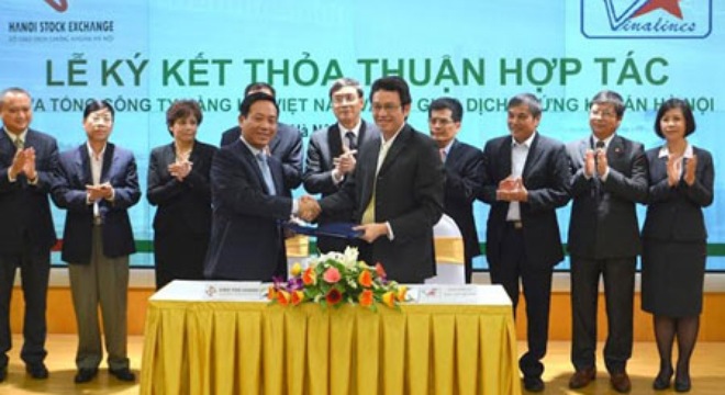  Thời hàng khủng lên sàn chờ khách 