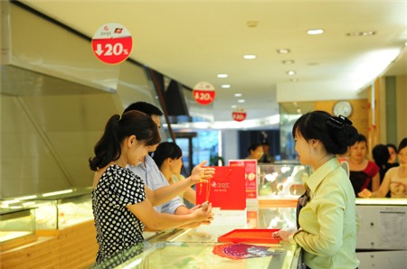 Chênh lệch giá vàng lên 5,6 triệu đồng