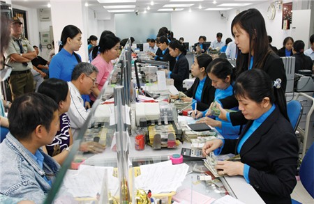 Nợ xấu bào mòn doanh thu ngân hàng