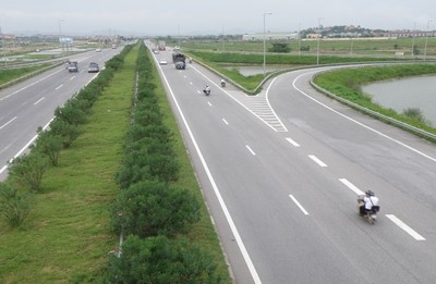 SKS: 4/12 ĐKCC hoán đổi cổ phiếu và hủy niêm yết để sáp nhập vào SD2