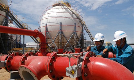 Doanh nghiệp Việt chịu tác động kép khi giá dầu giảm