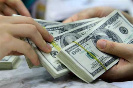 Lãi suất tiền gửi USD bất ngờ giảm về ...  0%/năm