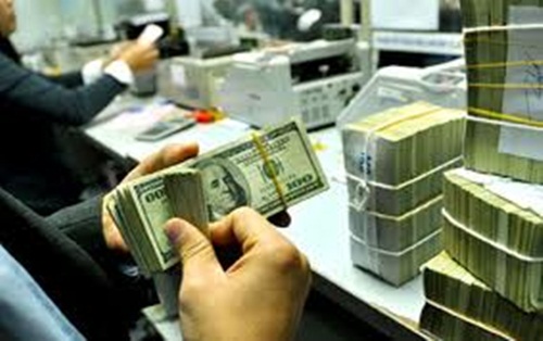 Thủy sản, dầu khí, dệt may và công nghệ sẽ hưởng lợi từ việc tăng tỷ giá