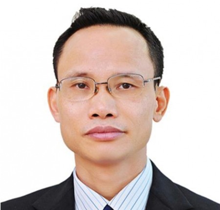TS. Cấn Văn Lực: 