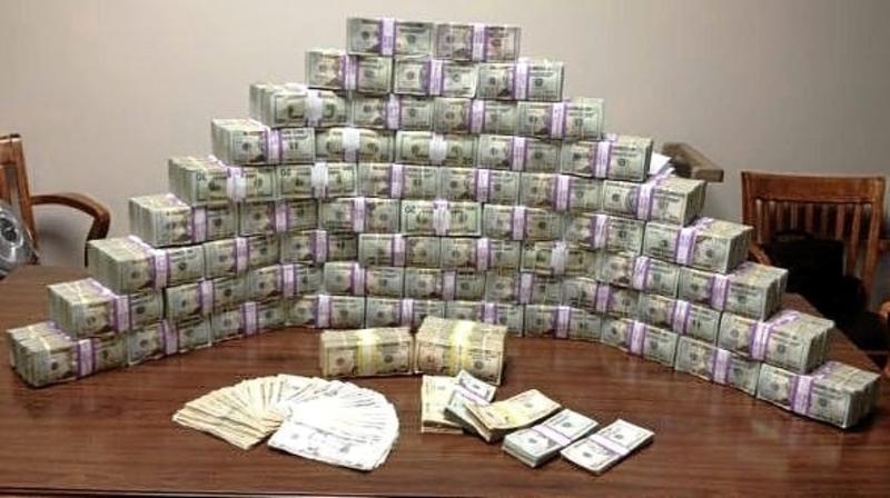 Dấu hiệu gì khi tỷ phú thế giới tăng tích trữ tiền mặt?