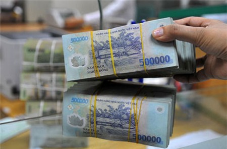 Lãi suất ngân hàng tiếp tục tăng nóng