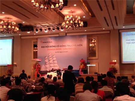 Ai muốn mua một nửa Ngân hàng Đông Á?