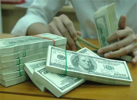 Ngày 6/5: Giá USD của hầu hết ngân hàng chính thức tăng kịch trần