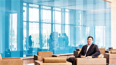 Con đường hồi sinh doanh nghiệp gia đình ngoạn mục của một tỷ phú