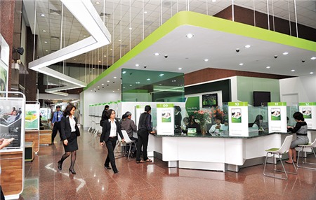 Ngân hàng tận thu phí chuyển tiền