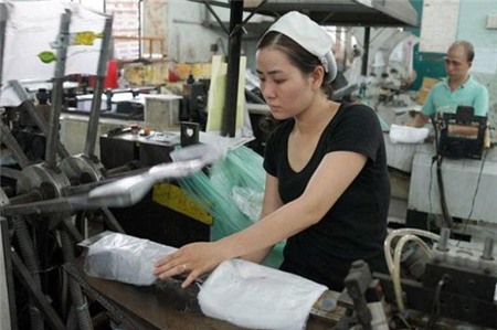 Tiền đổ vào đâu? - Sản xuất, kinh doanh hút vốn