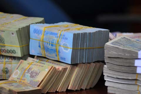 Nhộn nhịp gửi tiền tiết kiệm sau Tết