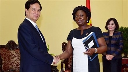 Đẩy mạnh tái cơ cấu ngân hàng yếu kém