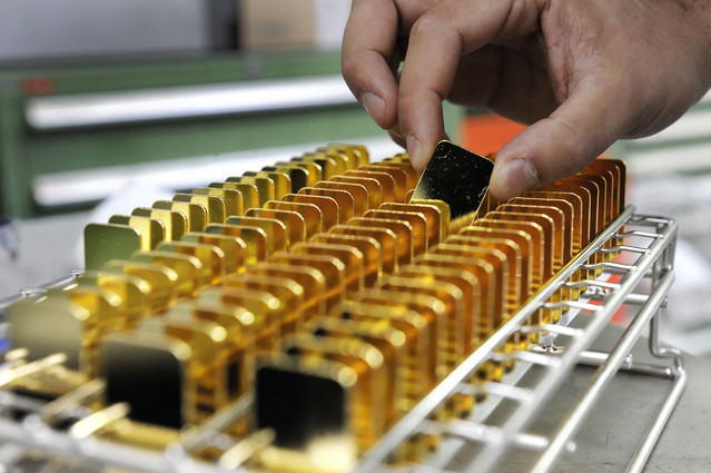 Giá vàng lao dốc do đồng USD lên cao nhất 8 tháng