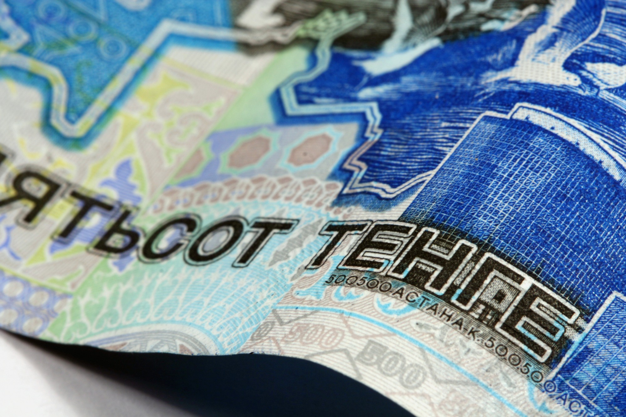 Bloomberg: Đồng Rúp trở nên khó dự đoán nhất trên thế giới