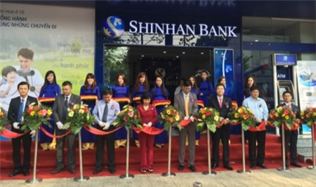 Lần đầu tiên Shinhan Bank bổ nhiệm giám đốc người Việt