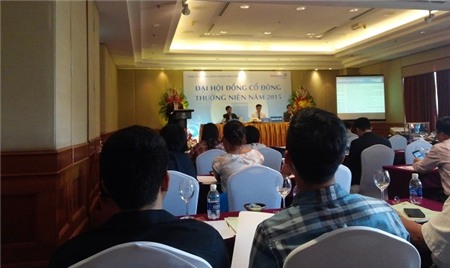 [ĐHCĐ 2015] CTS: Choáng với động thái 