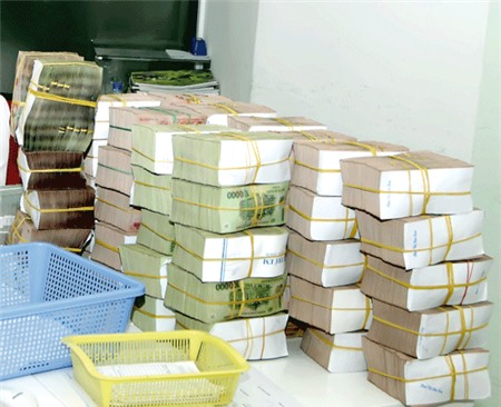 Áp lực gia tăng nợ xấu