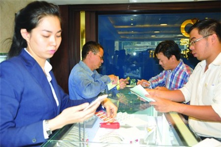 Đầu tư vàng: Ai được lợi, ai hụt hơi?