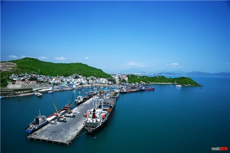 Hẩm hiu cổ phần cảng