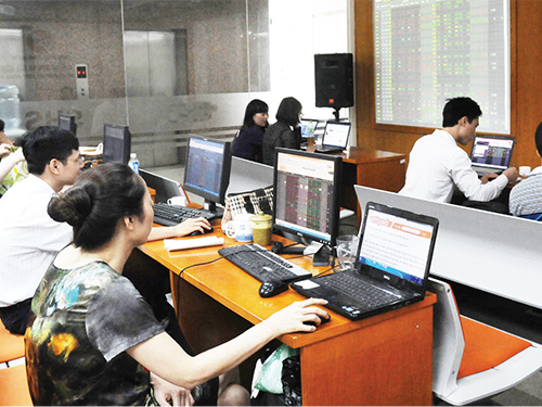 Sôi động đấu giá cổ phần