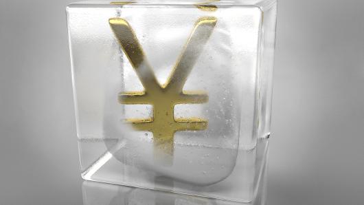 Nhật Bản đang đau đầu với 300 tỷ USD 