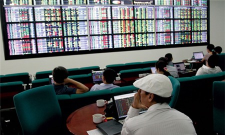 Vn-Index có thể xuống dưới 560 điểm nếu khối ngoại vẫn bán ròng