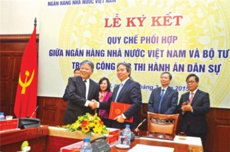 NHNN phối hợp Bộ Tư pháp đẩy nhanh xử lý nợ xấu