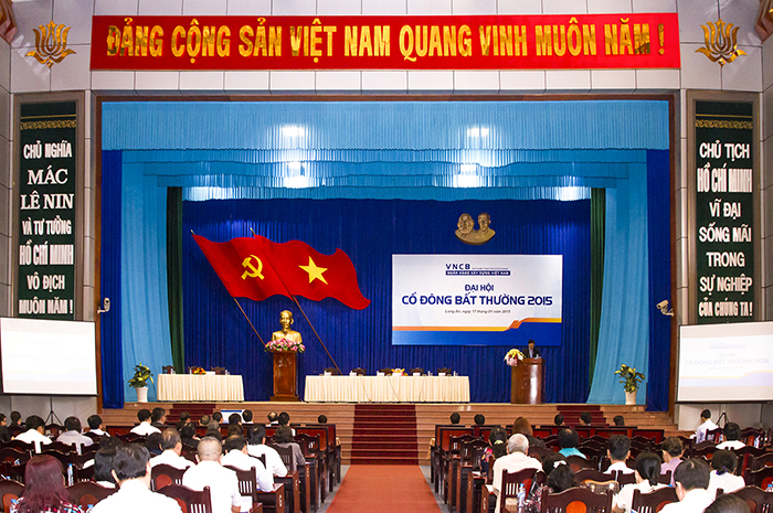 Cổ đông không đồng ý góp thêm vốn, NHNN quyết định mua VNCB giá ...0 đồng!