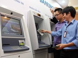 Ngày Tết có lo máy ATM hết tiền?