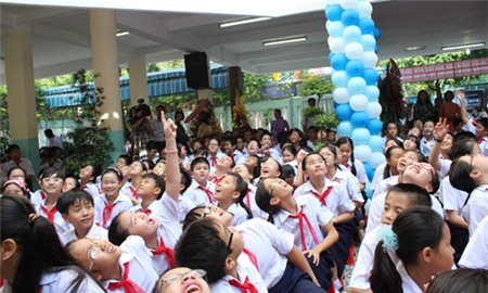 Cạnh tranh khốc liệt sau bộ đồng phục học sinh 