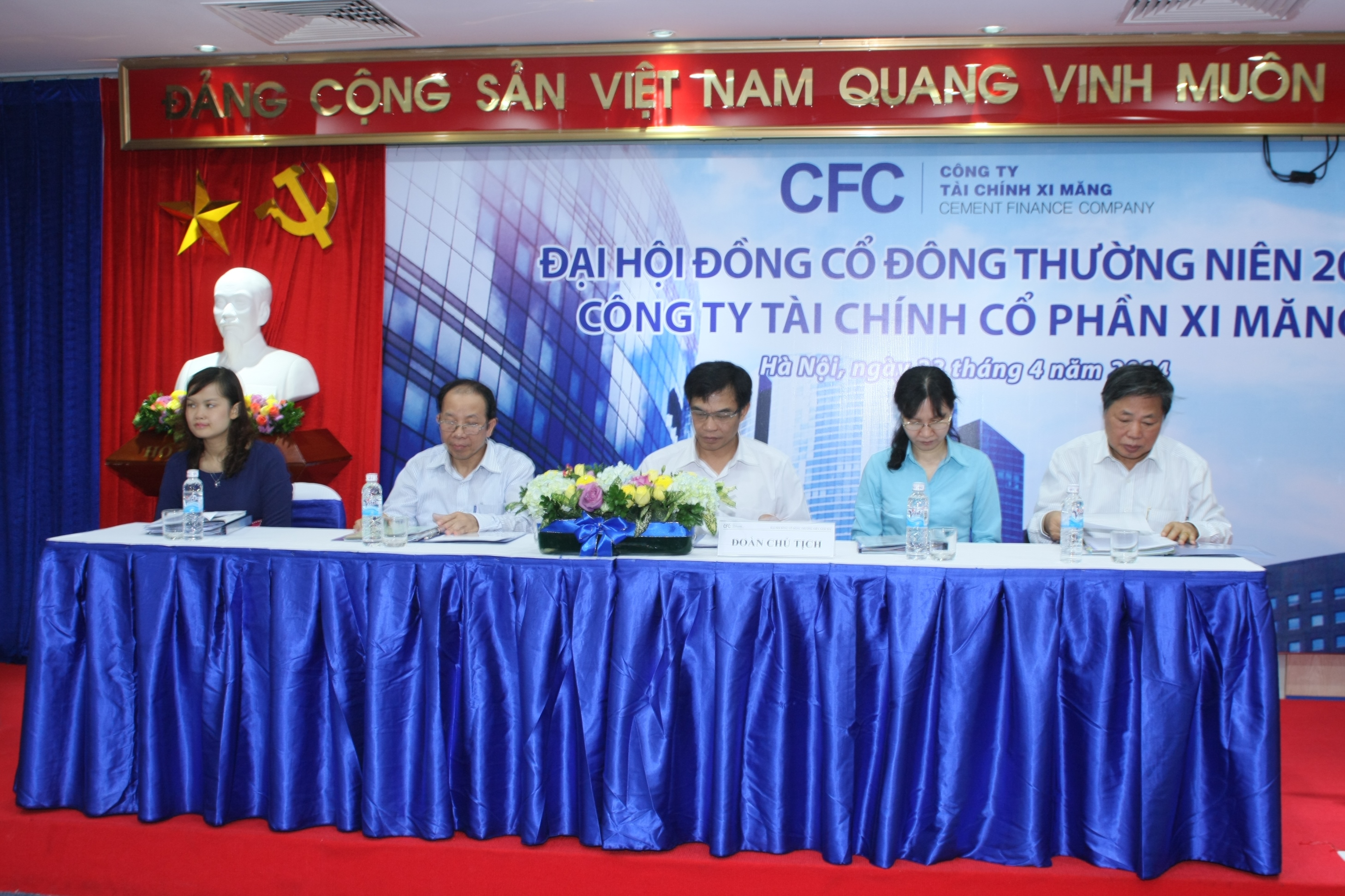 Công ty Tài chính Cổ phần Xi Măng: Hai cổ đông lớn thoái vốn