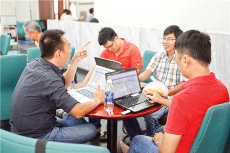  Cổ phiếu dầu khí bị tác động ra sao bởi diễn biến giá dầu? 