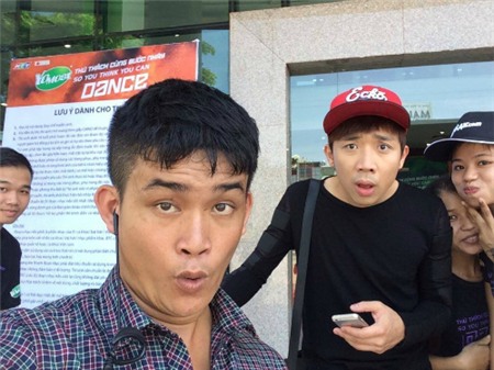 Công ty chuyên vỗ tay thuê 