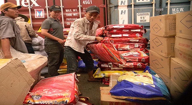  Đau đầu với hàng lậu 