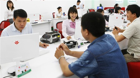 Gửi tiền tiết kiệm ngày càng kém hấp dẫn