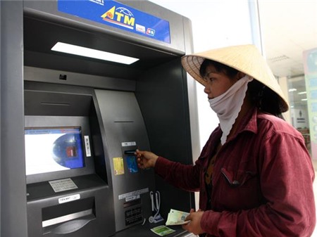 Tiền Tết dồi dào, vẫn lo ATM 