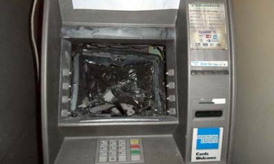Báo động nạn trộm “tấn công” trụ ATM