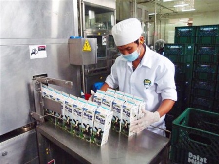 Lãi “bèo”, vì đâu Dalatmilk có giá khởi điểm tới 40,000 đồng/cp?