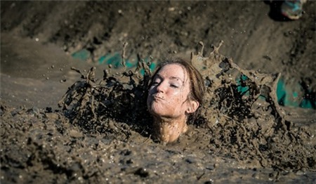 Kiếm 100 triệu USD mỗi năm từ bùn