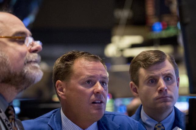 Dow Jones giảm hơn 1% do Trung Quốc phá giá Nhân dân tệ