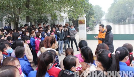 Đình công vì tiền thưởng Tết