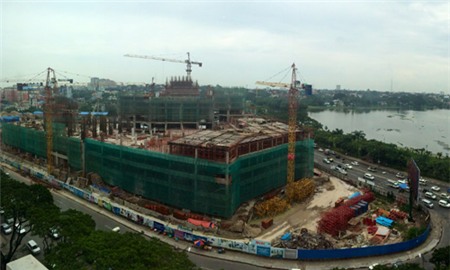 Lãi đột biến nhờ bán cổ phần công ty con